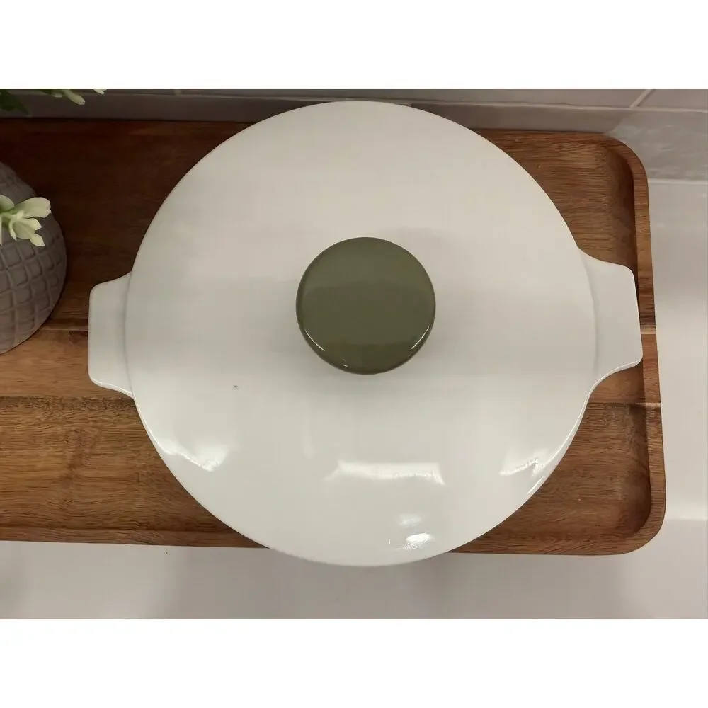 Vintage Corning Ware Avocado Green Circular Casserole‎ Dish with Lid One Quart
